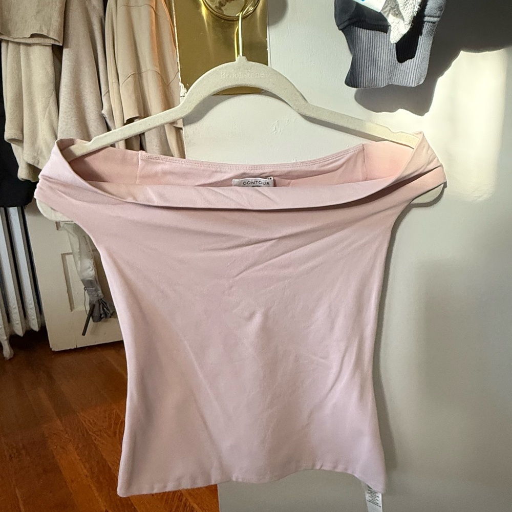 Aritzia contour light pink top